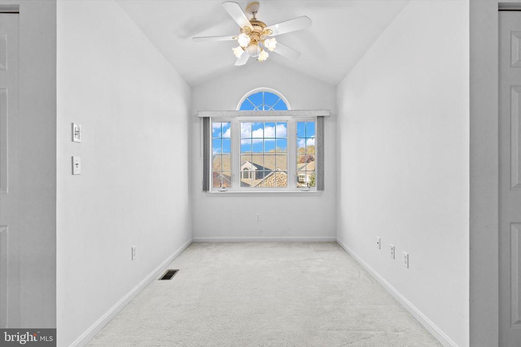 1805 MEADOW RIDGE DRIVE