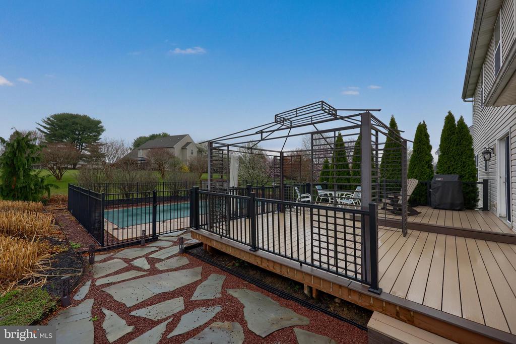 3427 GLENMEDE LANE