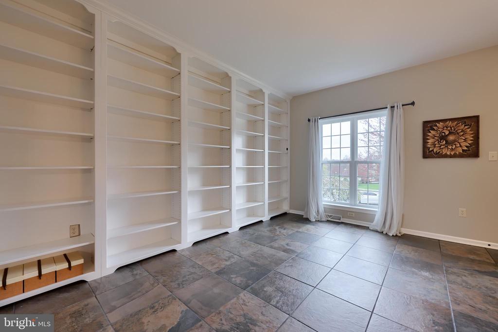 3427 GLENMEDE LANE