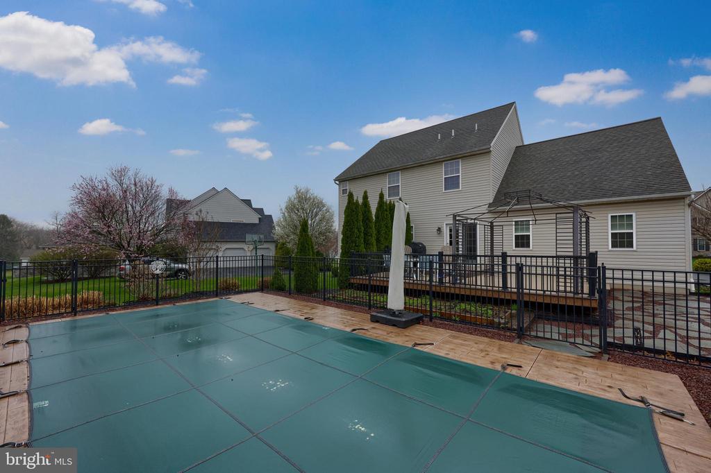 3427 GLENMEDE LANE