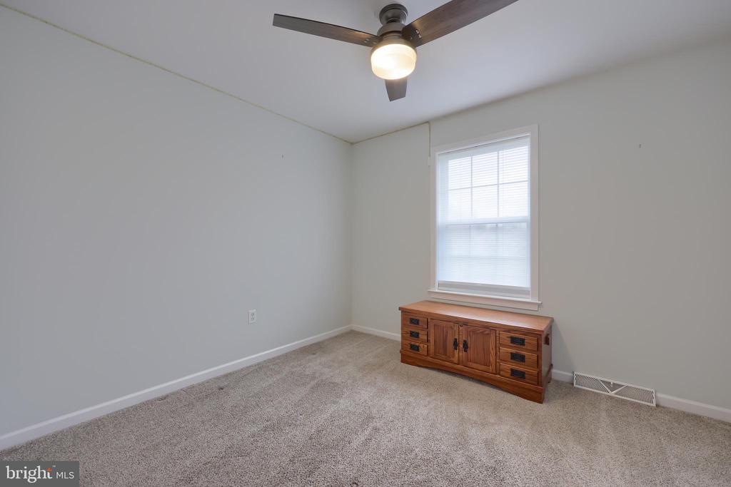 3427 GLENMEDE LANE