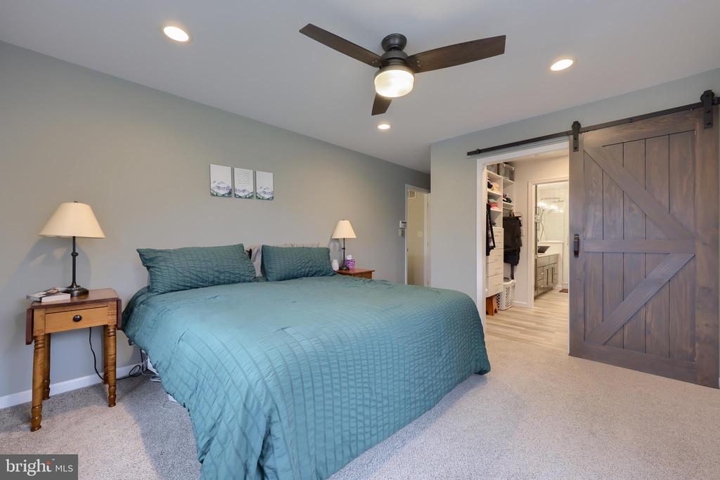3427 GLENMEDE LANE