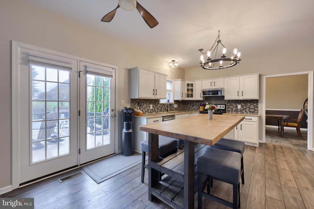 3427 GLENMEDE LANE