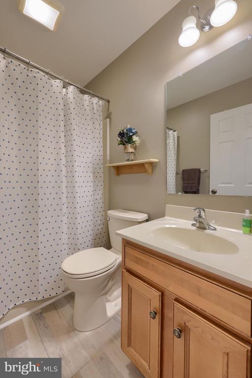 3427 GLENMEDE LANE