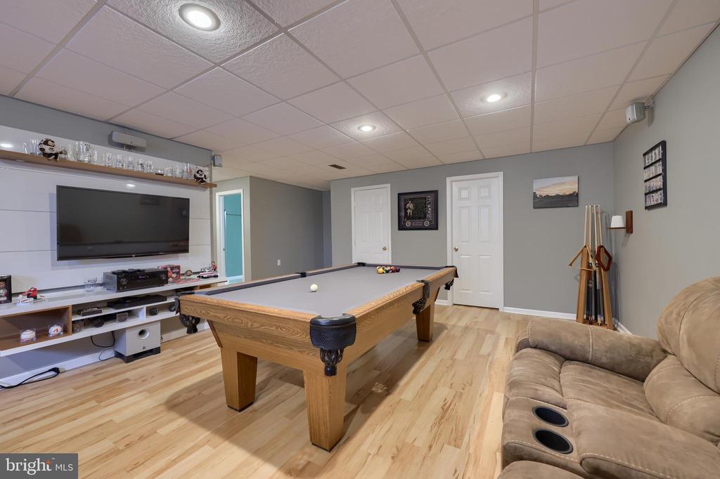 3427 GLENMEDE LANE