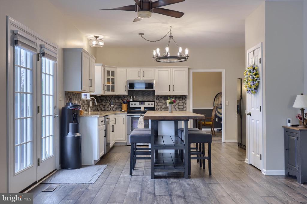3427 GLENMEDE LANE