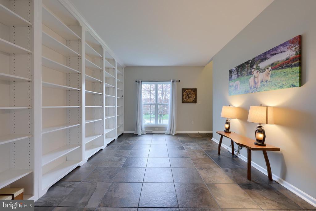 3427 GLENMEDE LANE