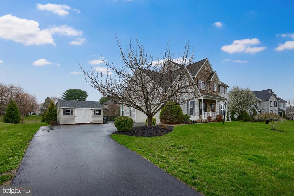 3427 GLENMEDE LANE