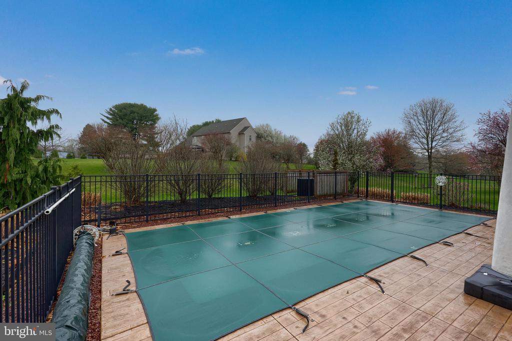 3427 GLENMEDE LANE