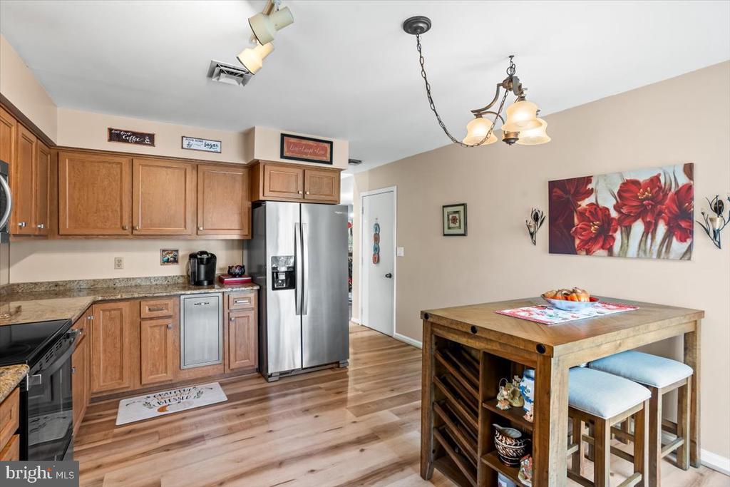 2271 HIGHLAND CIRCLE