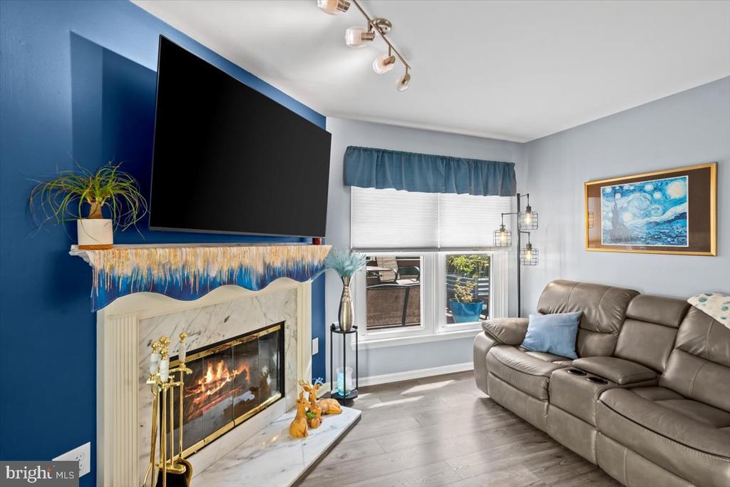2271 HIGHLAND CIRCLE
