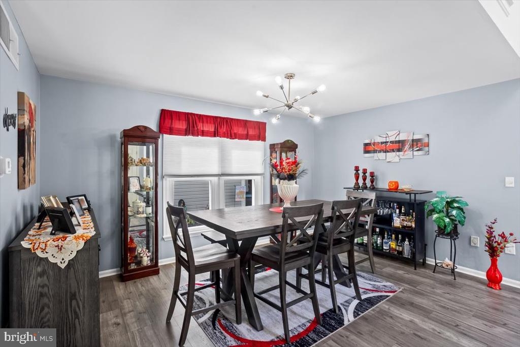 2271 HIGHLAND CIRCLE