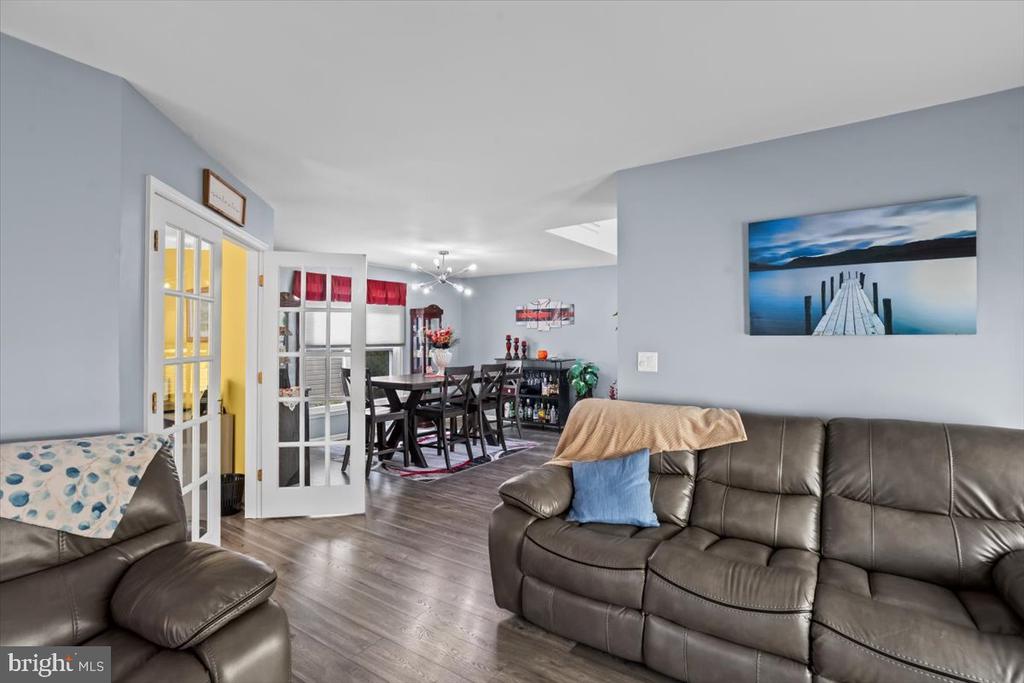 2271 HIGHLAND CIRCLE