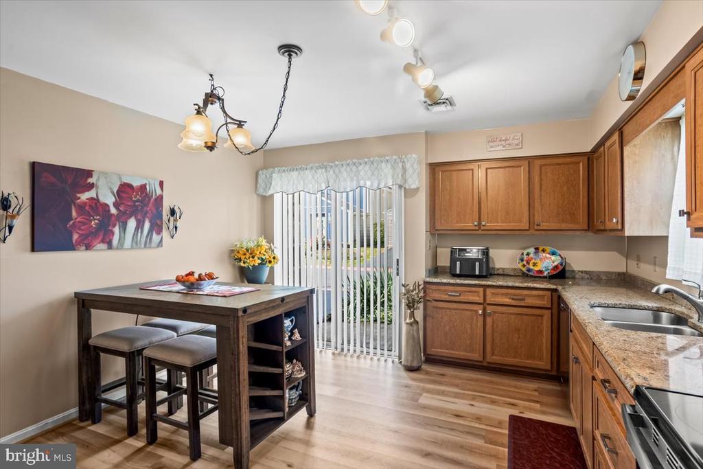 2271 HIGHLAND CIRCLE