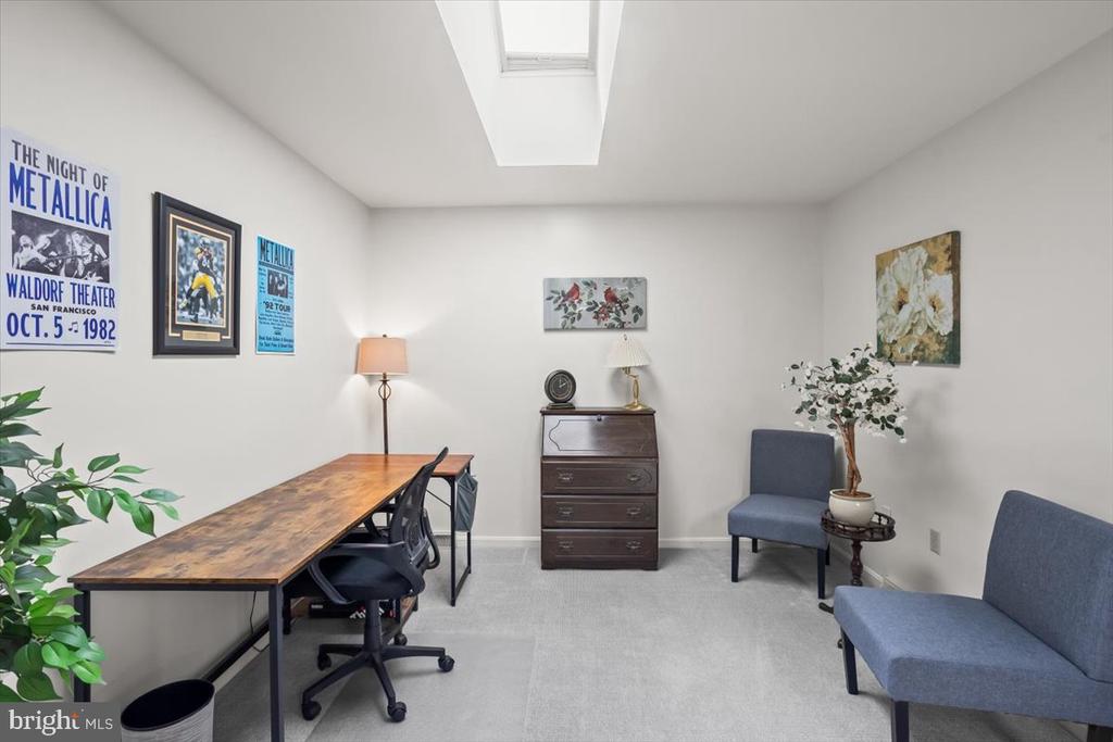2271 HIGHLAND CIRCLE