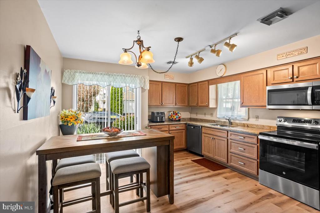 2271 HIGHLAND CIRCLE