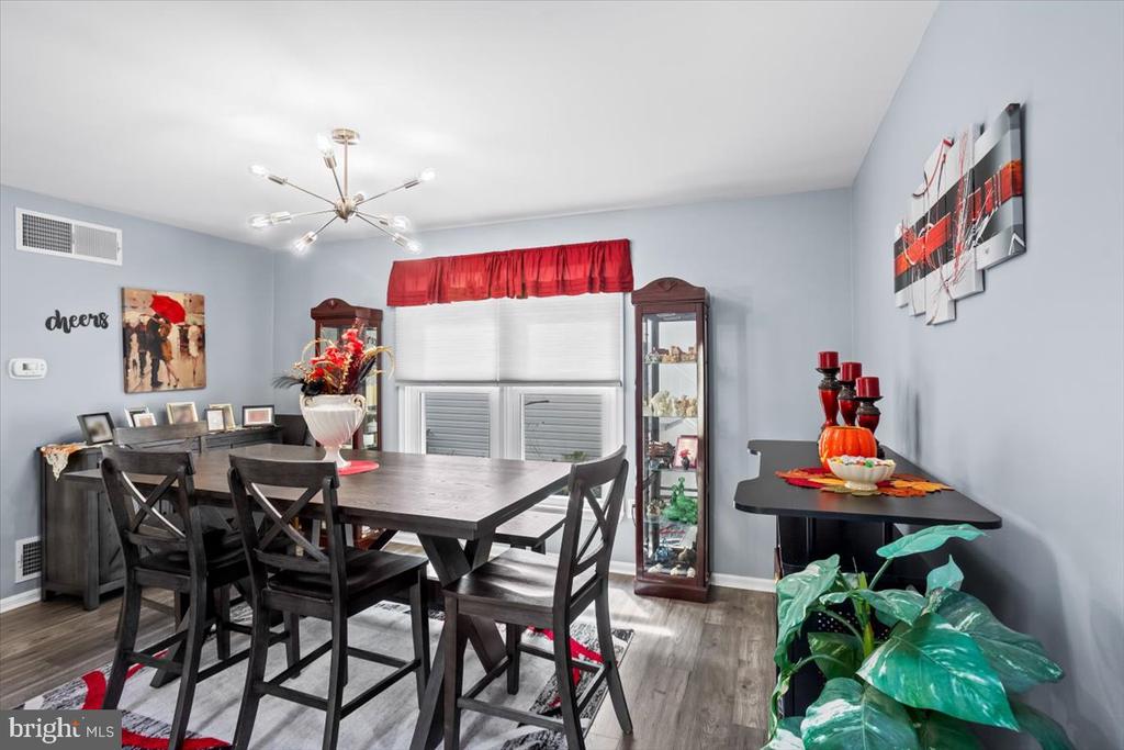 2271 HIGHLAND CIRCLE