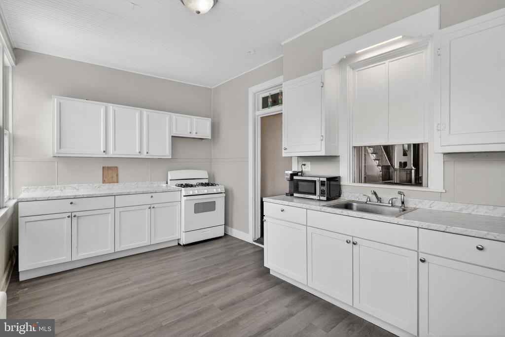 734 S 2ND STREET