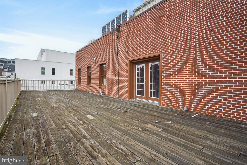 215 PINE STREET