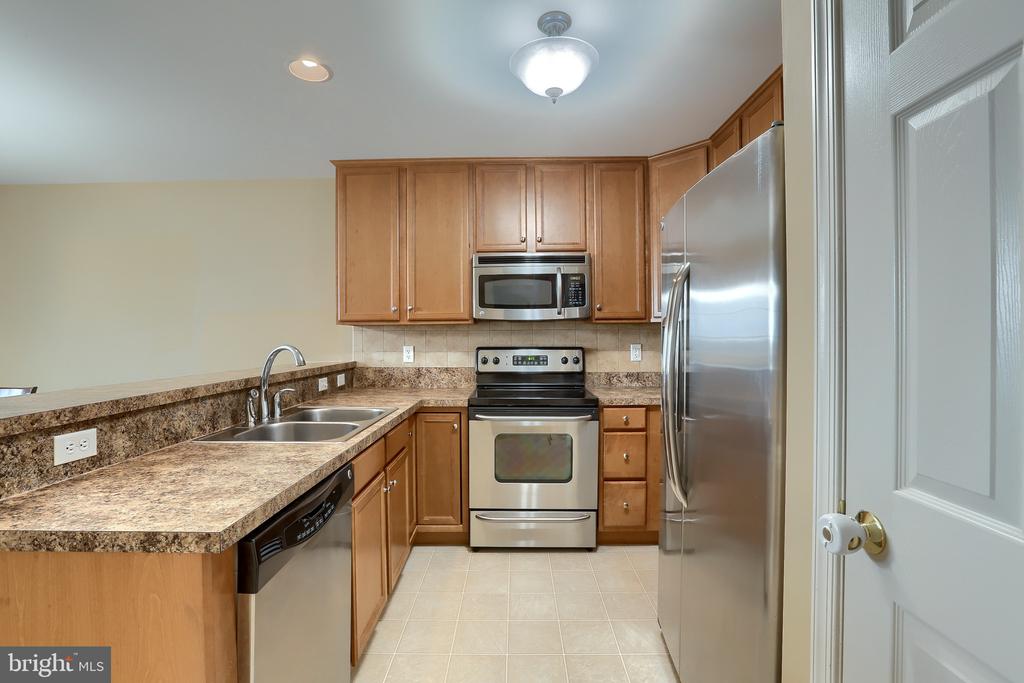 8430 HAMILTON
