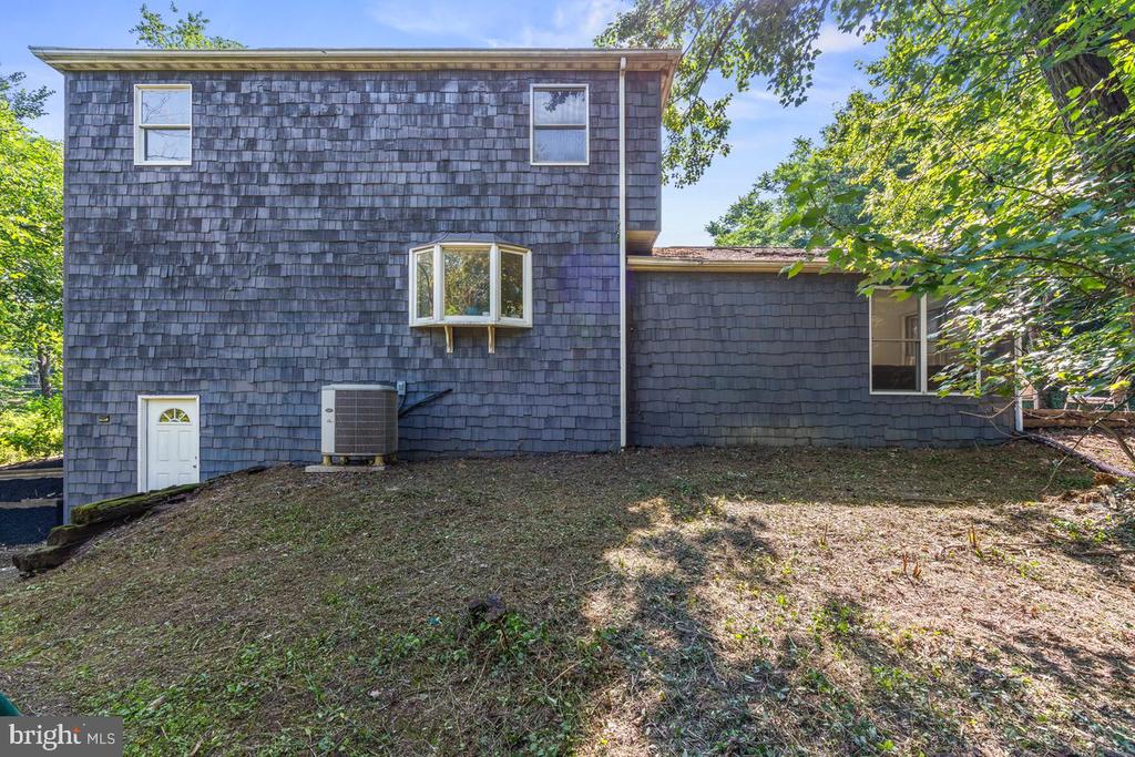 4317 WINTHROP DRIVE