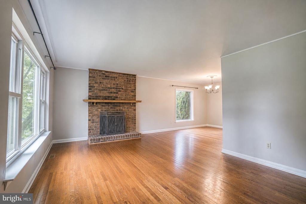 873 BLUE JAY ROAD