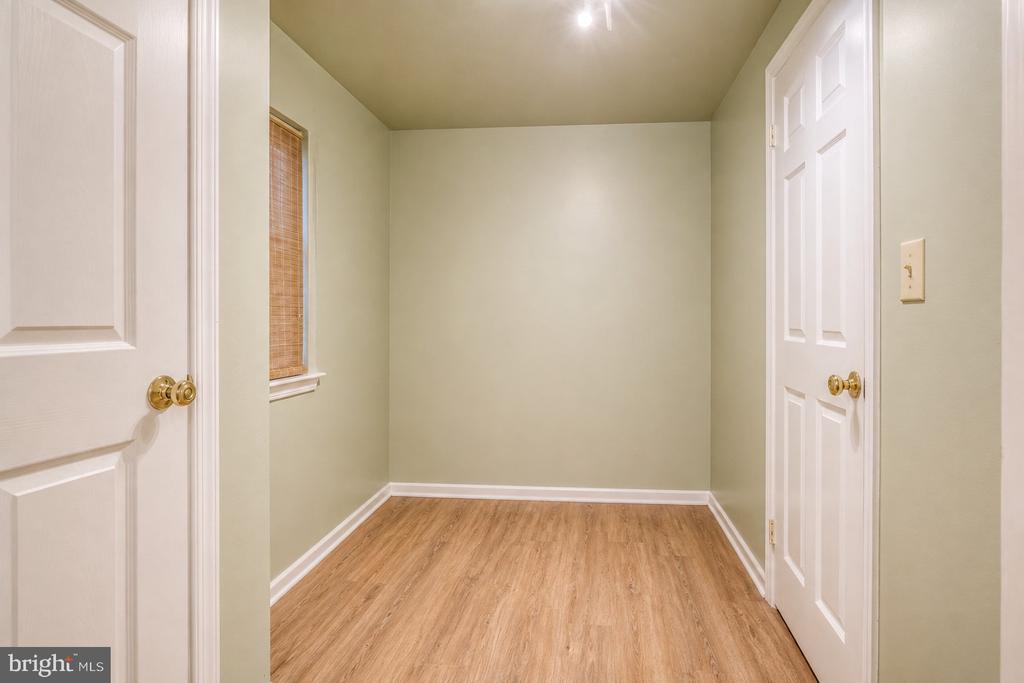873 BLUE JAY ROAD
