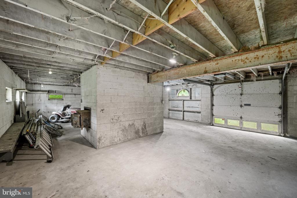 198 VALLEY ROAD