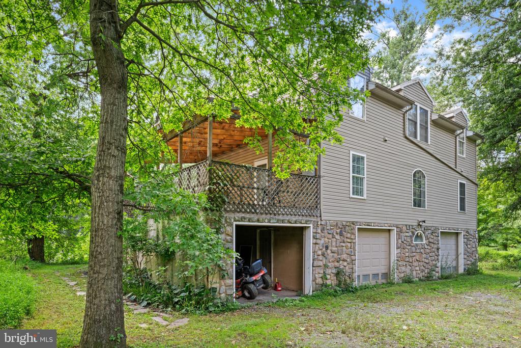 198 VALLEY ROAD