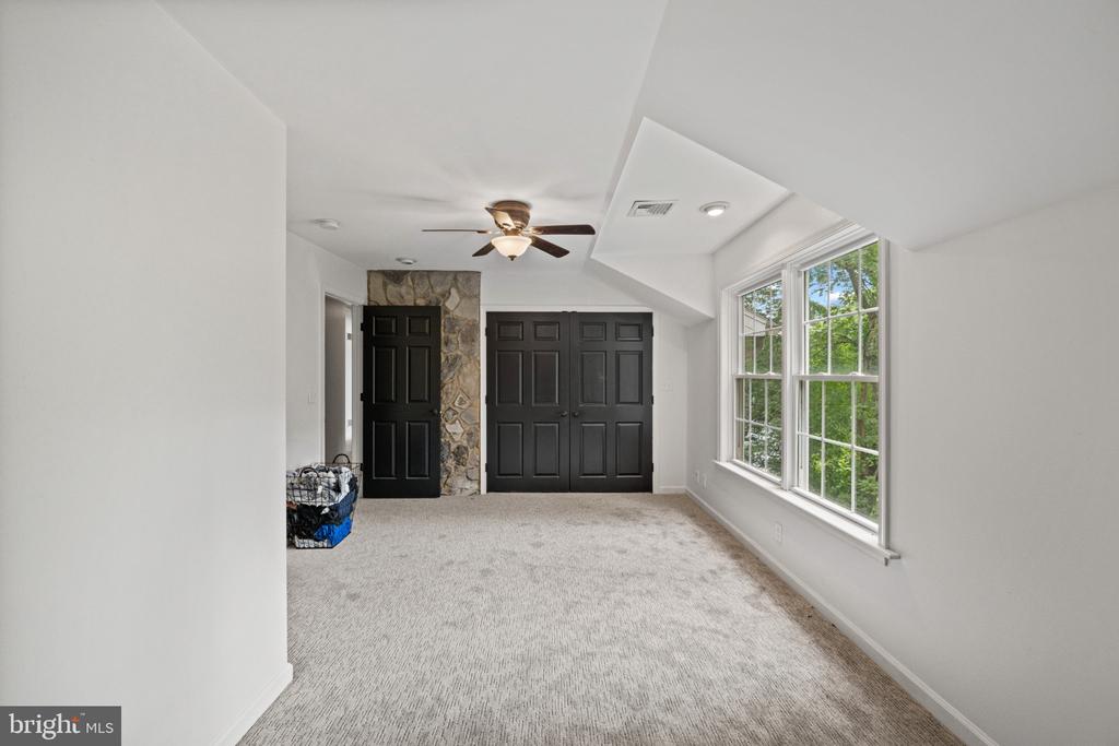 198 VALLEY ROAD