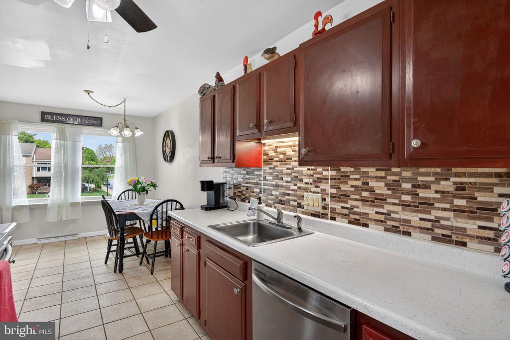 824 WOODLAWN DRIVE