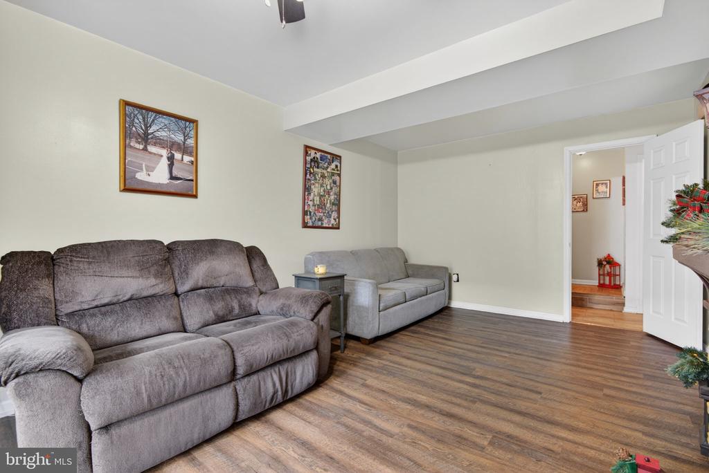 824 WOODLAWN DRIVE