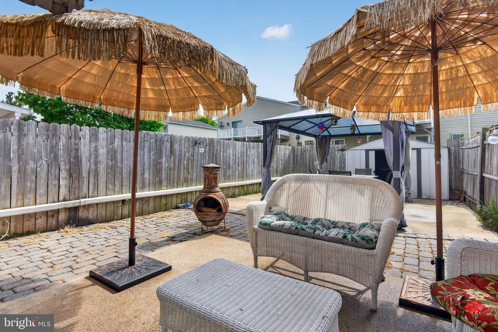 824 WOODLAWN DRIVE