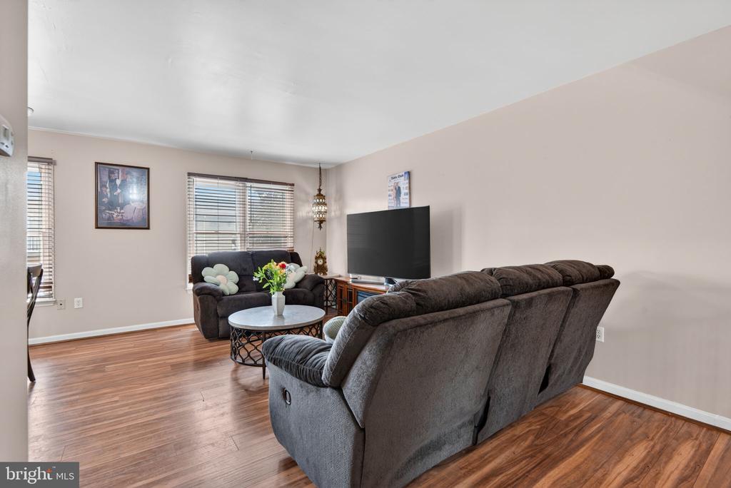824 WOODLAWN DRIVE