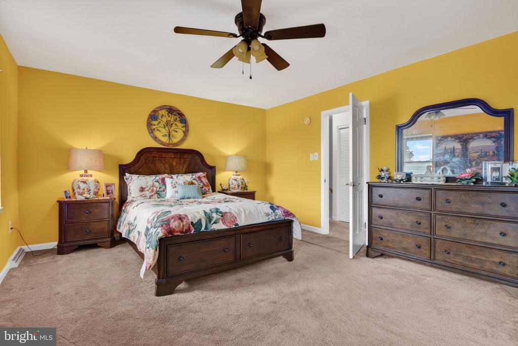 824 WOODLAWN DRIVE