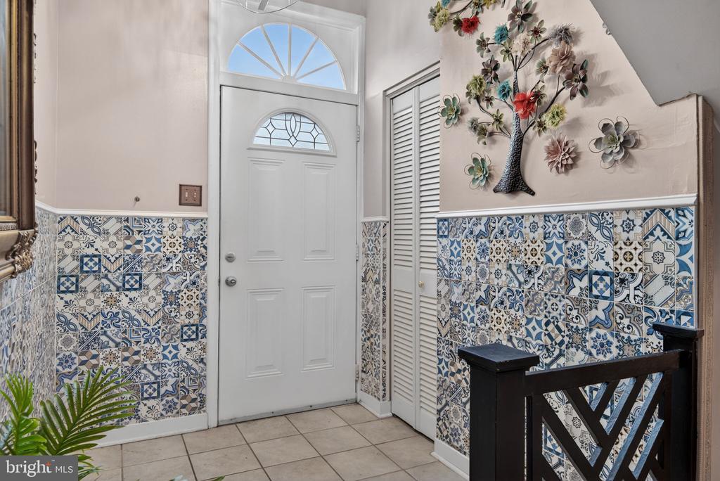 824 WOODLAWN DRIVE