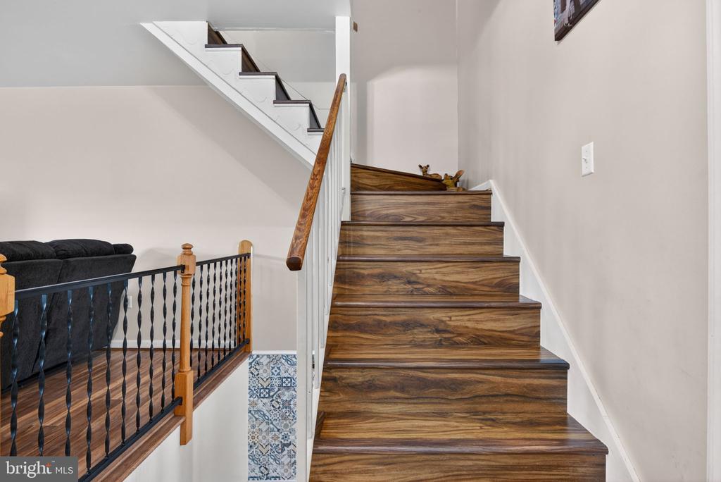 824 WOODLAWN DRIVE