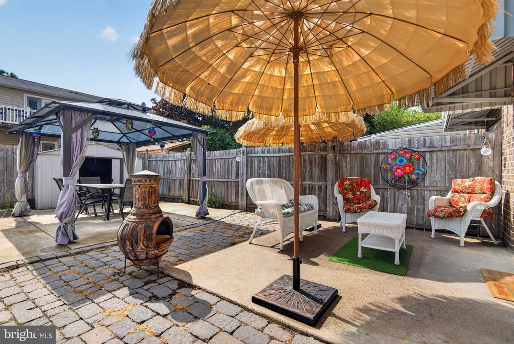 824 WOODLAWN DRIVE