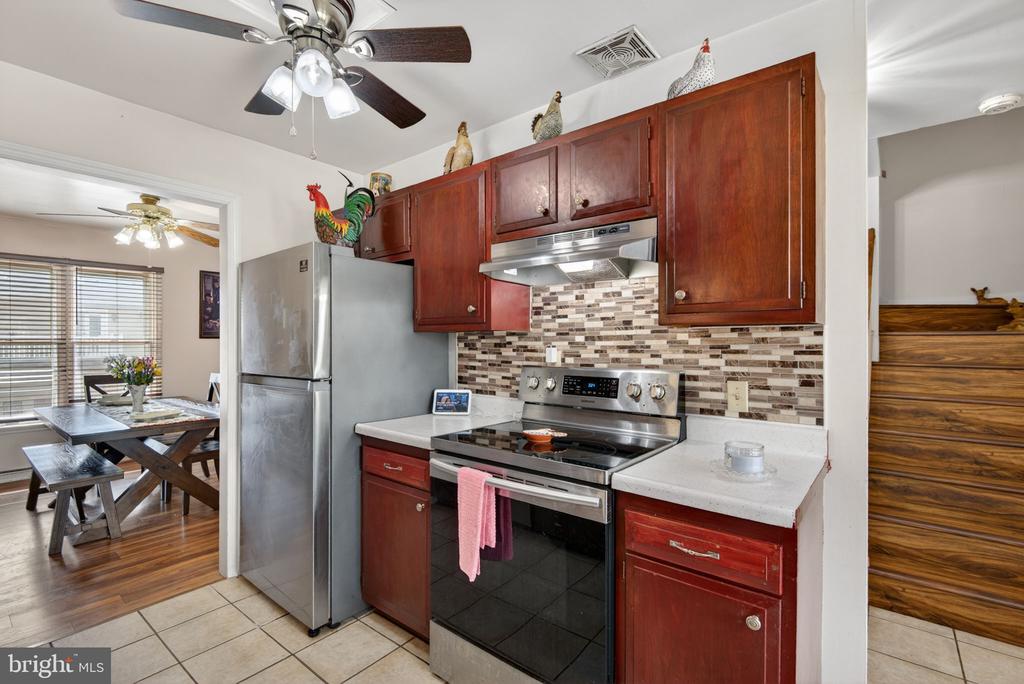 824 WOODLAWN DRIVE