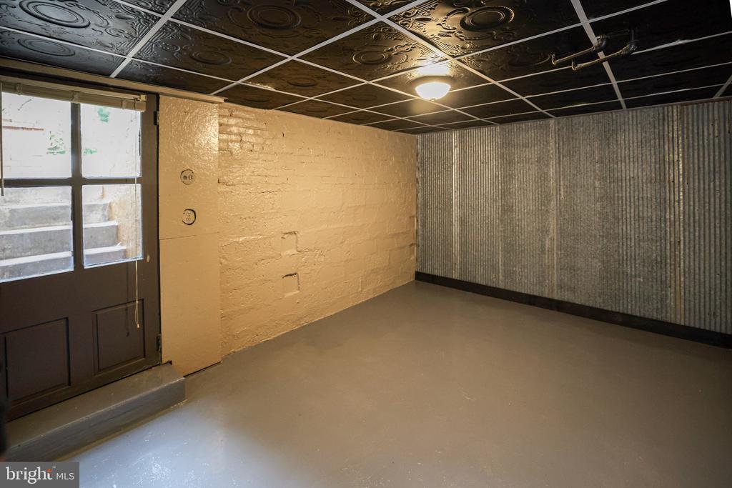 1110 WALNUT STREET