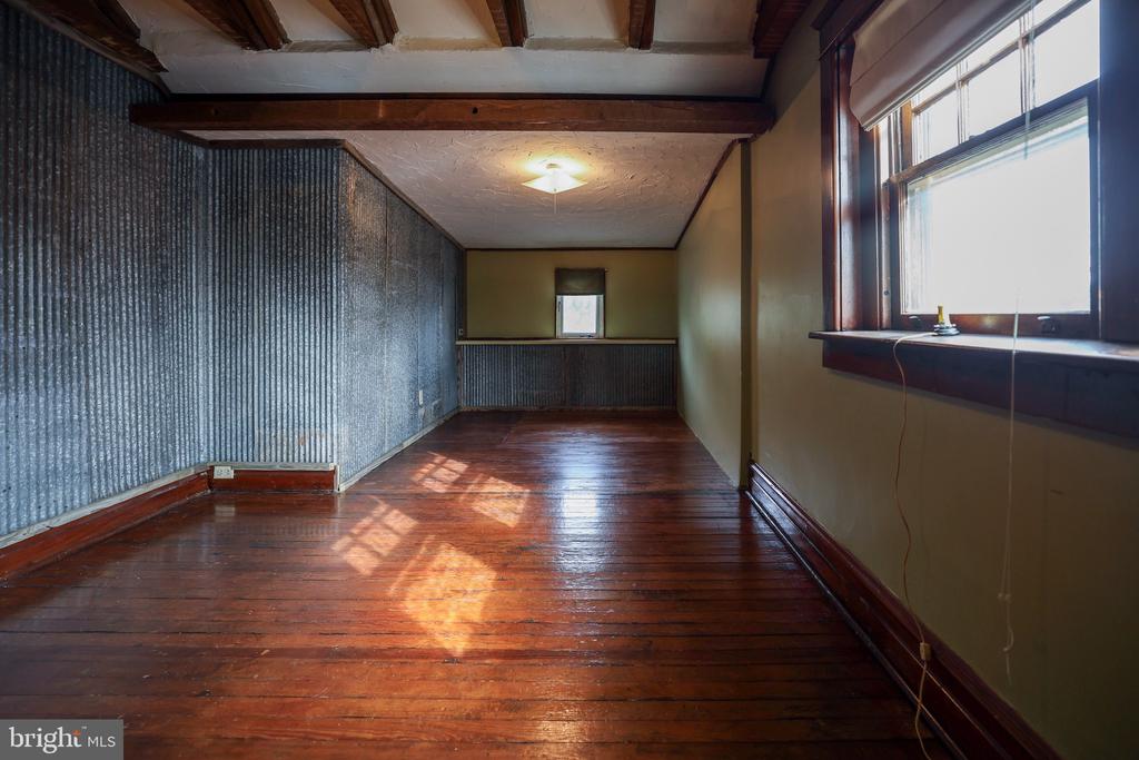 1110 WALNUT STREET