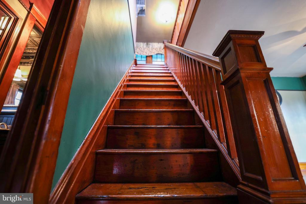 1110 WALNUT STREET
