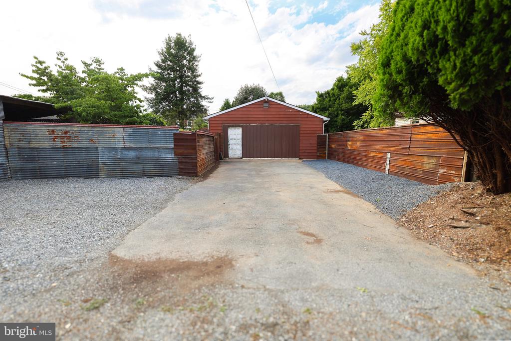 1110 WALNUT STREET