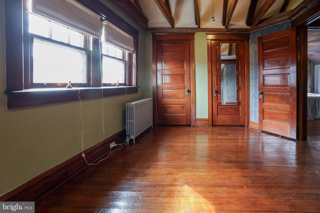 1110 WALNUT STREET