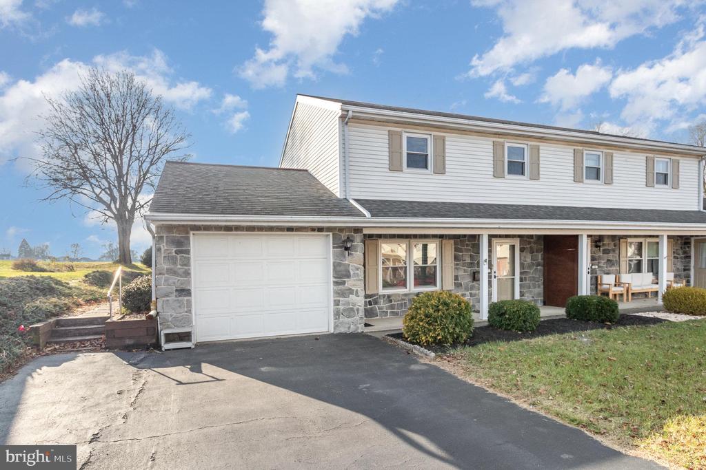 8 ORIOLE DRIVE