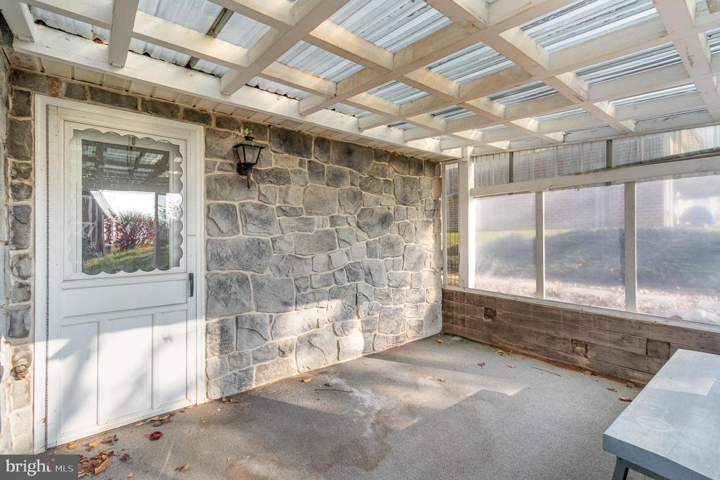 8 ORIOLE DRIVE