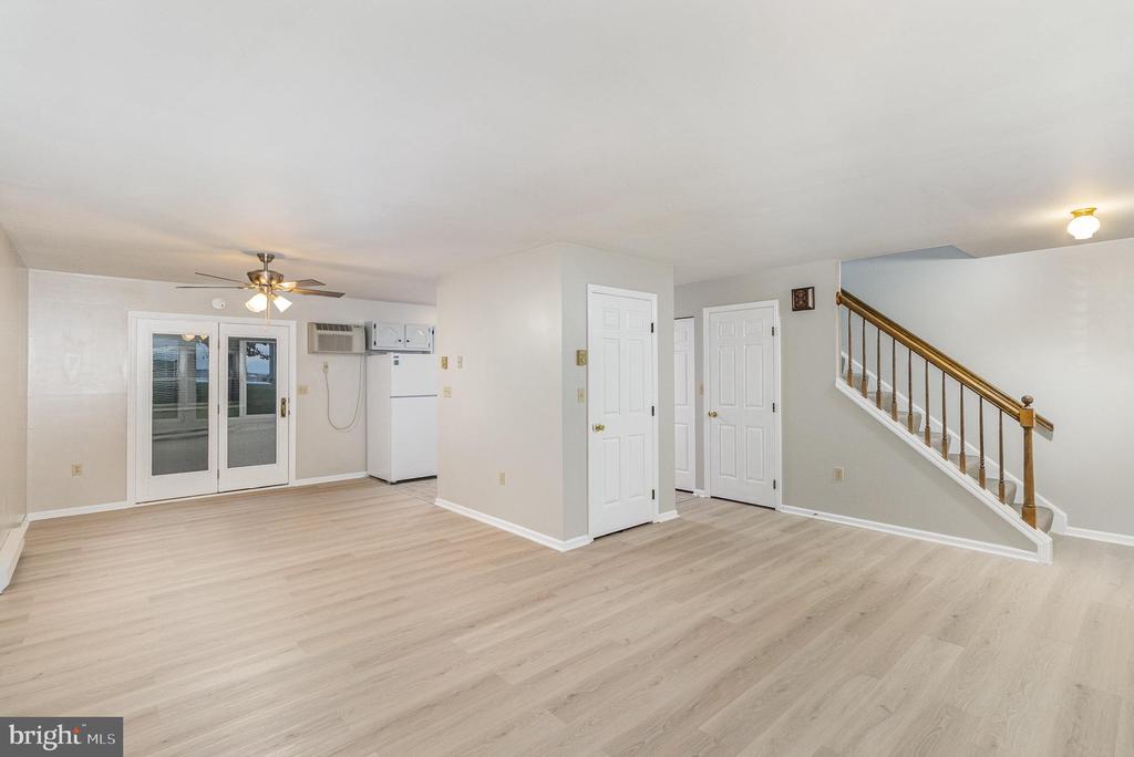 8 ORIOLE DRIVE