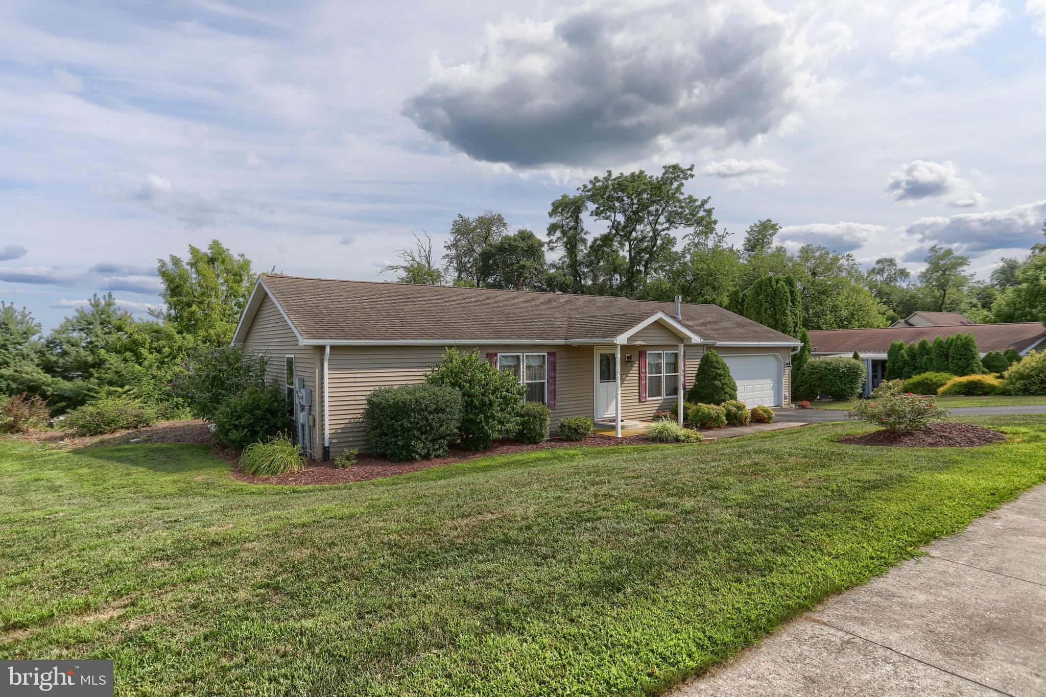 4 SUSAN AVENUE