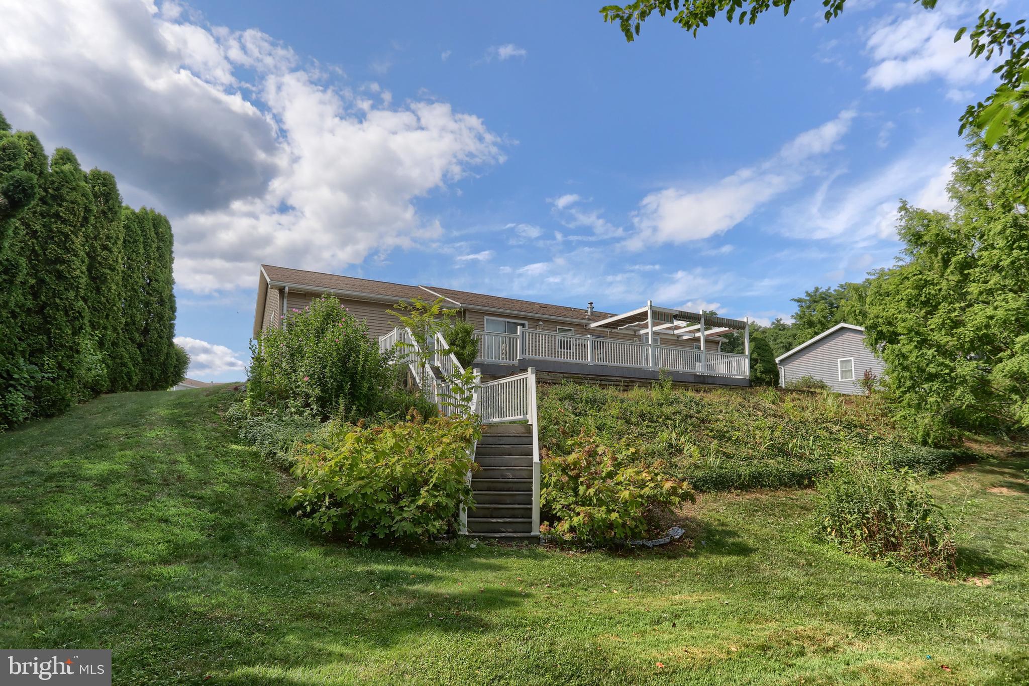 4 SUSAN AVENUE