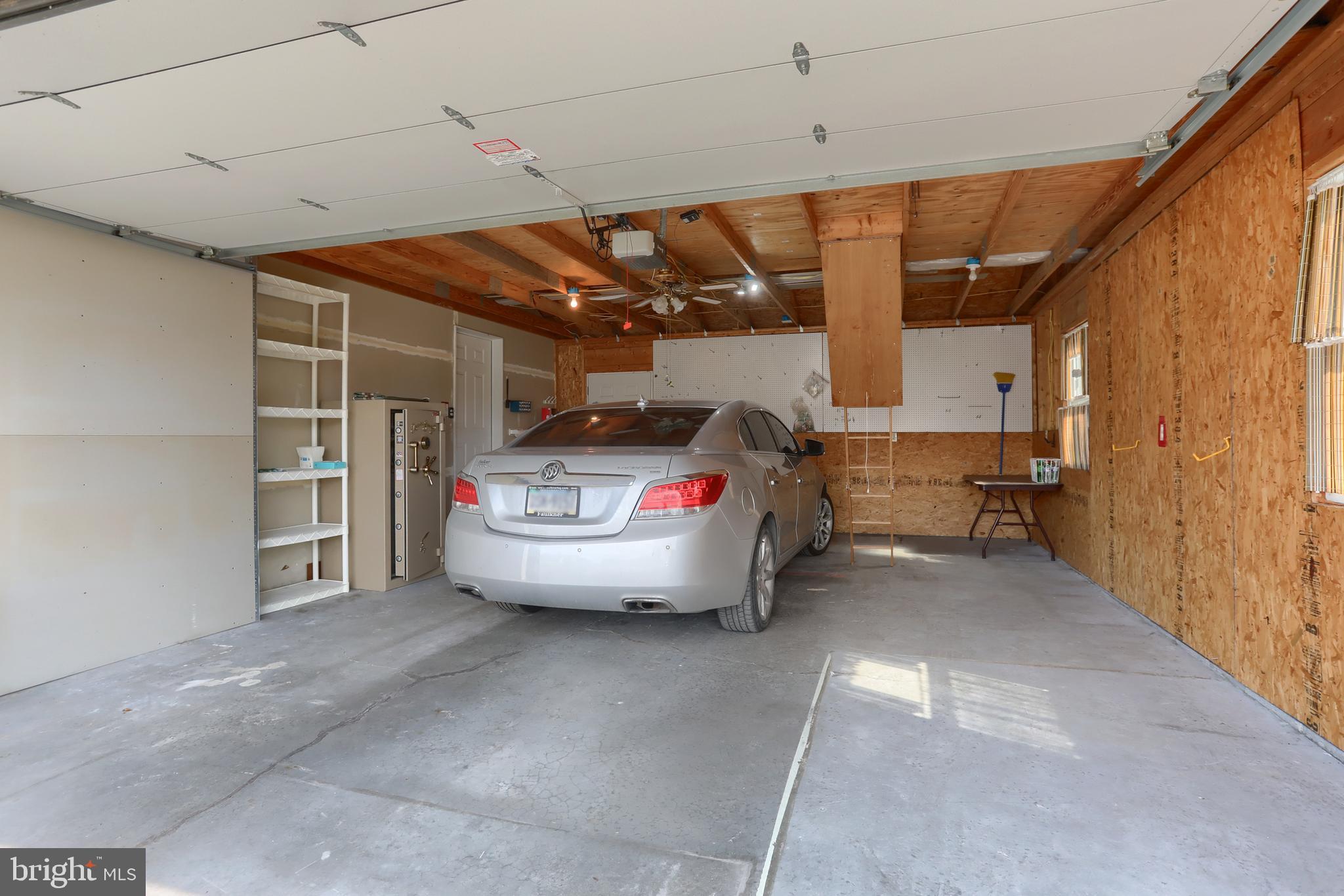 4 SUSAN AVENUE